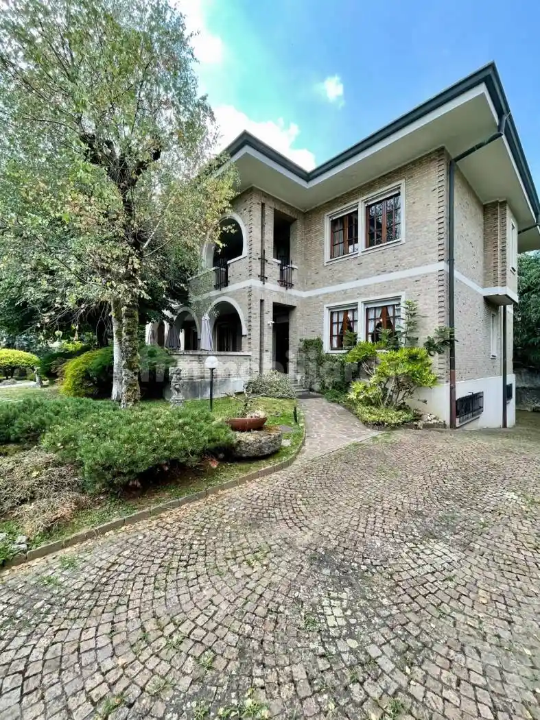 Villa in vendita a Meda