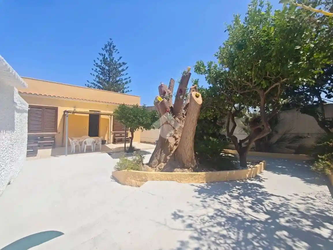 Casa indipendente in affitto a Valderice