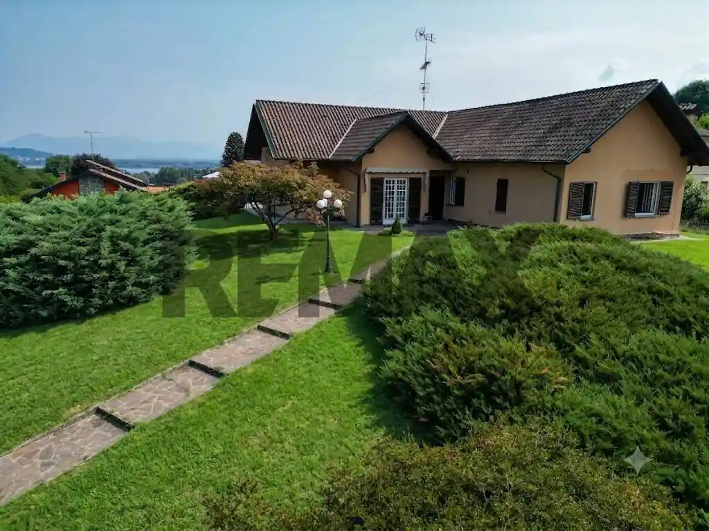 Appartamento in vendita a Dormelletto