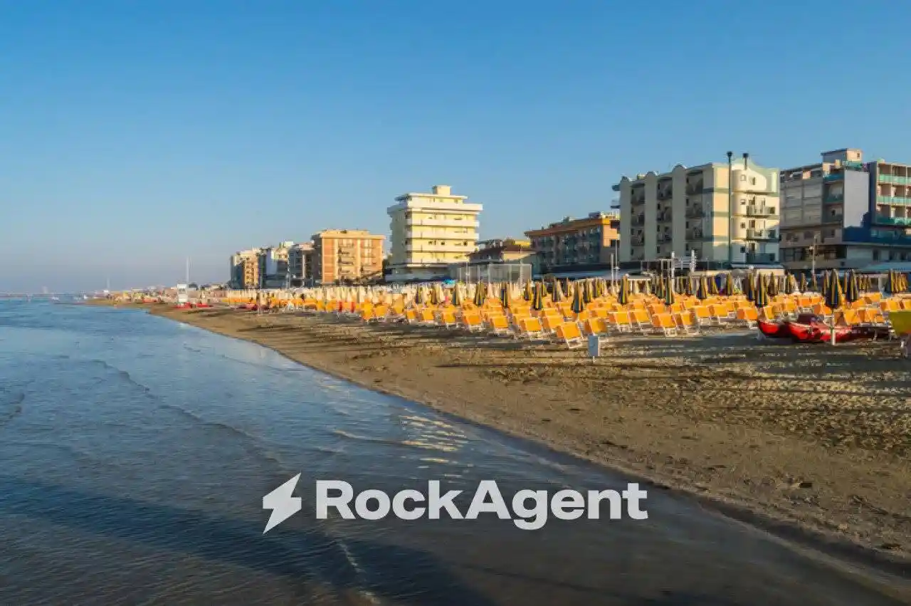 Palazzo - Edificio in vendita a Bellaria-Igea Marina