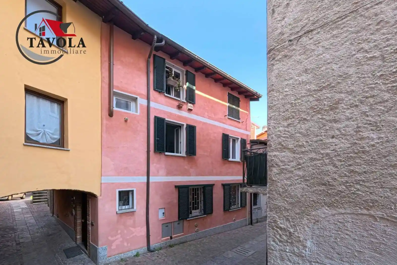 Casa indipendente in vendita a Porto Ceresio