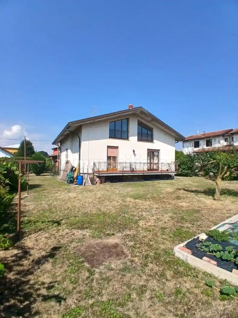 Villa in vendita a Olgiate Comasco