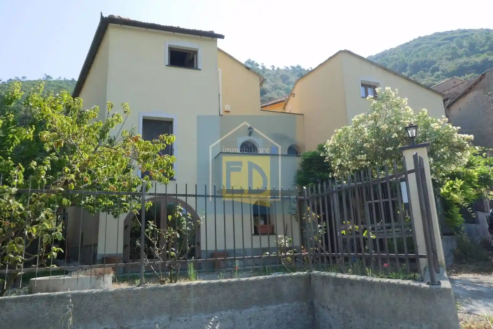 Villa in vendita a Vezzi Portio