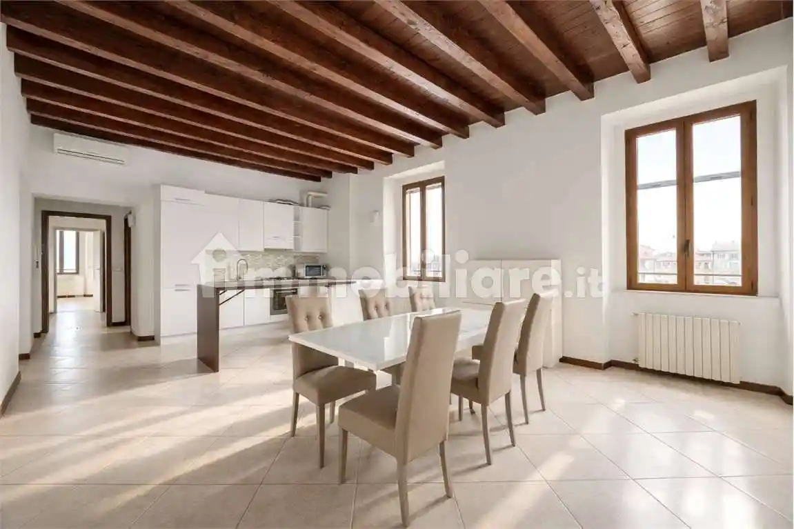 Appartamento in affitto a Arona