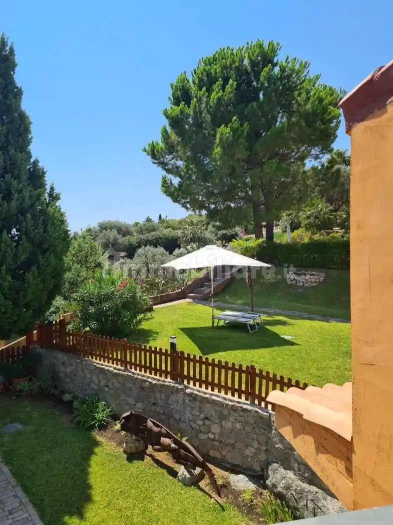 Villa in vendita a Santa Caterina dello Ionio
