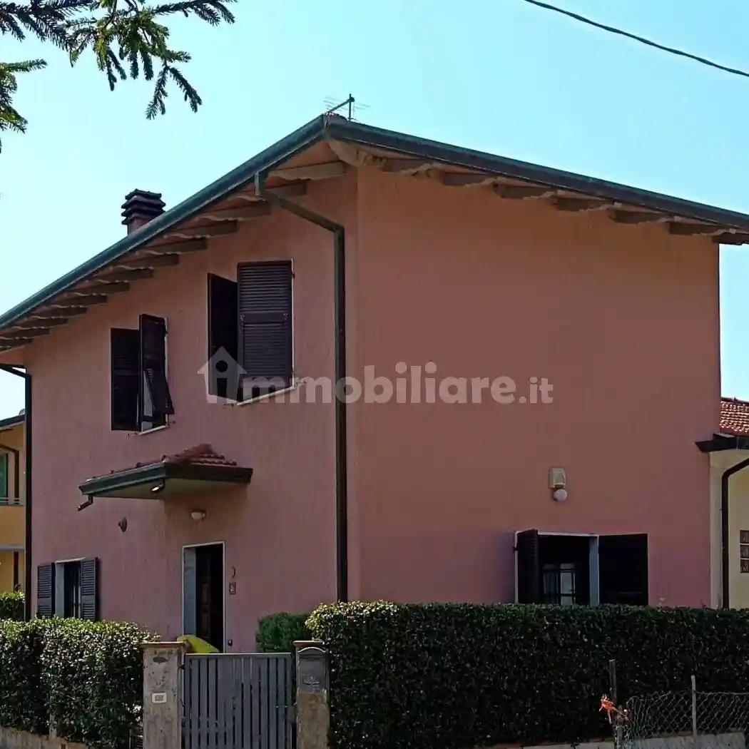 Villetta a schiera in vendita a Massa
