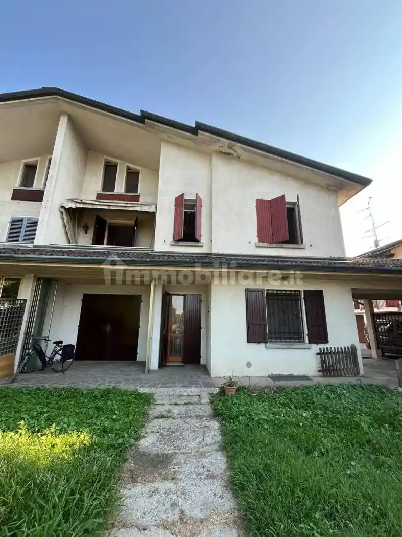 Casa indipendente in vendita a Reggiolo