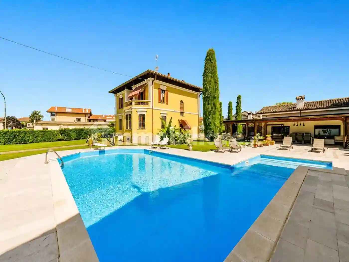 Villa - foto 2