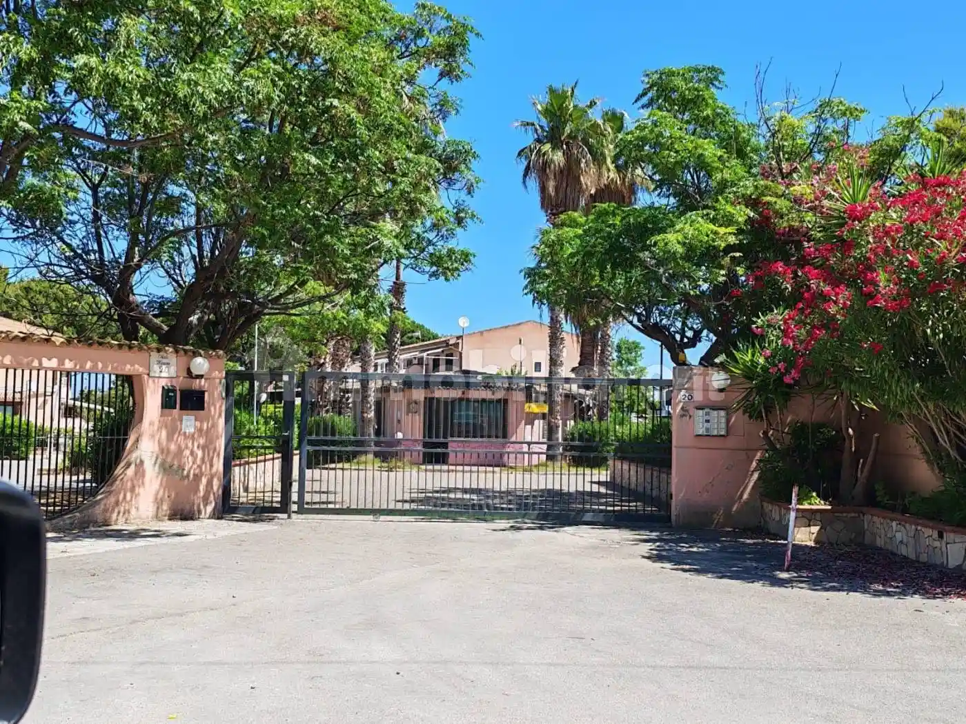 Villa in vendita a Campofelice di Roccella