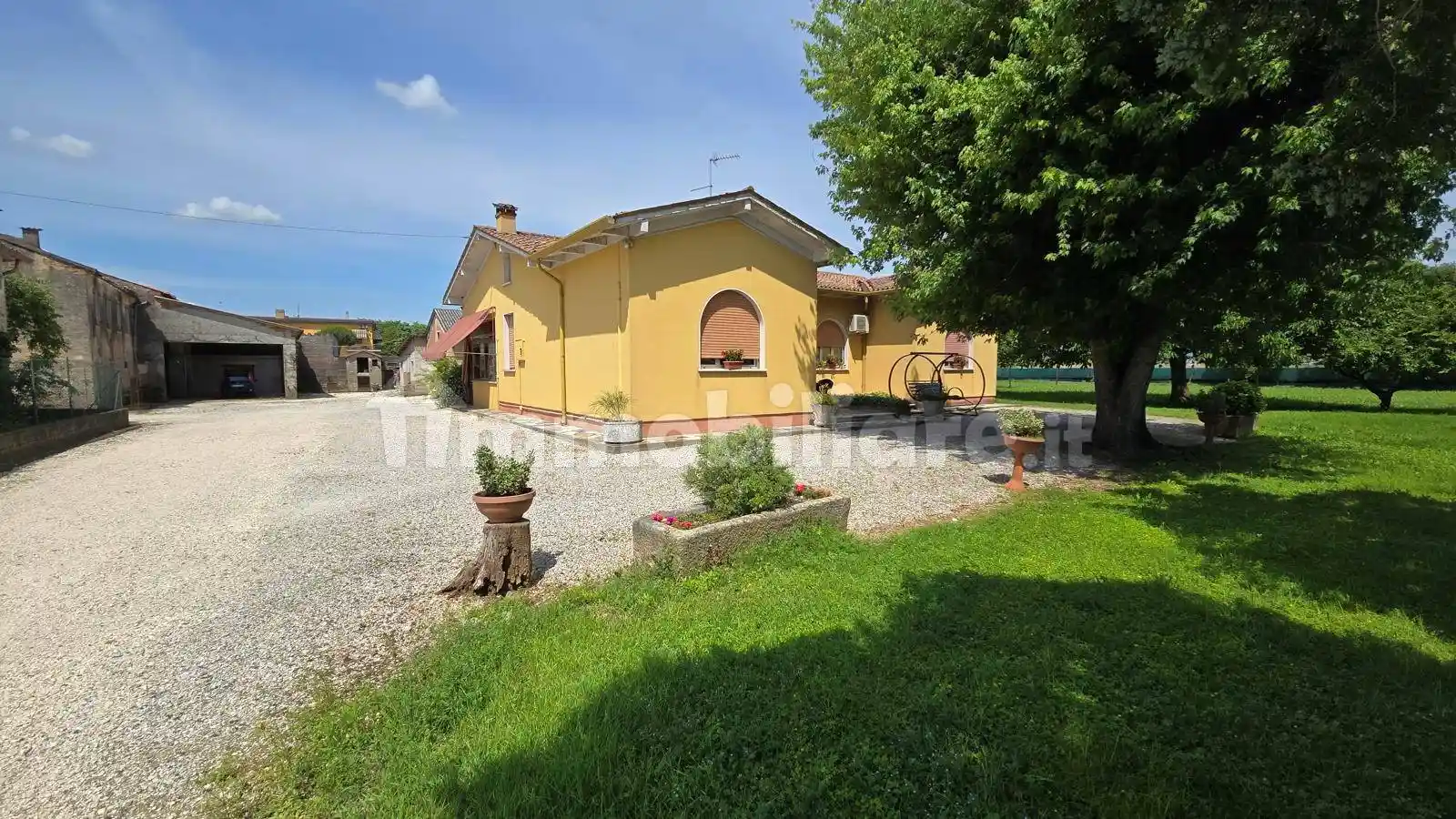 Villa in vendita a Goito
