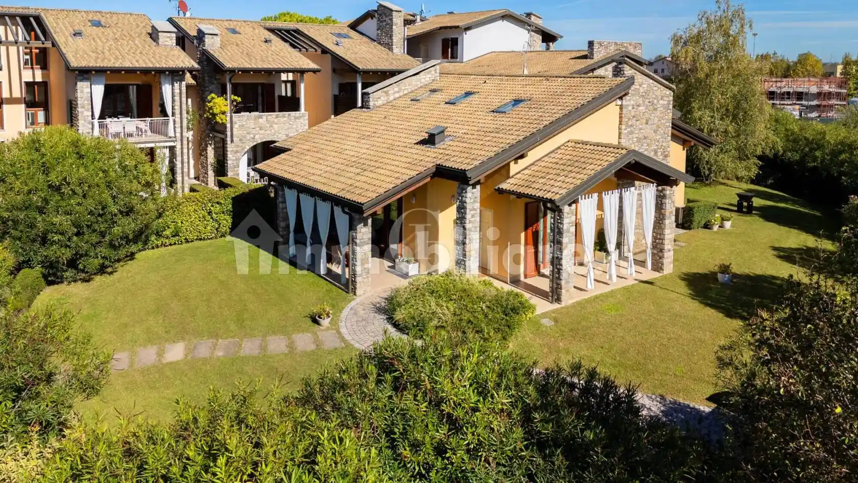 Villa in vendita a Desenzano del Garda