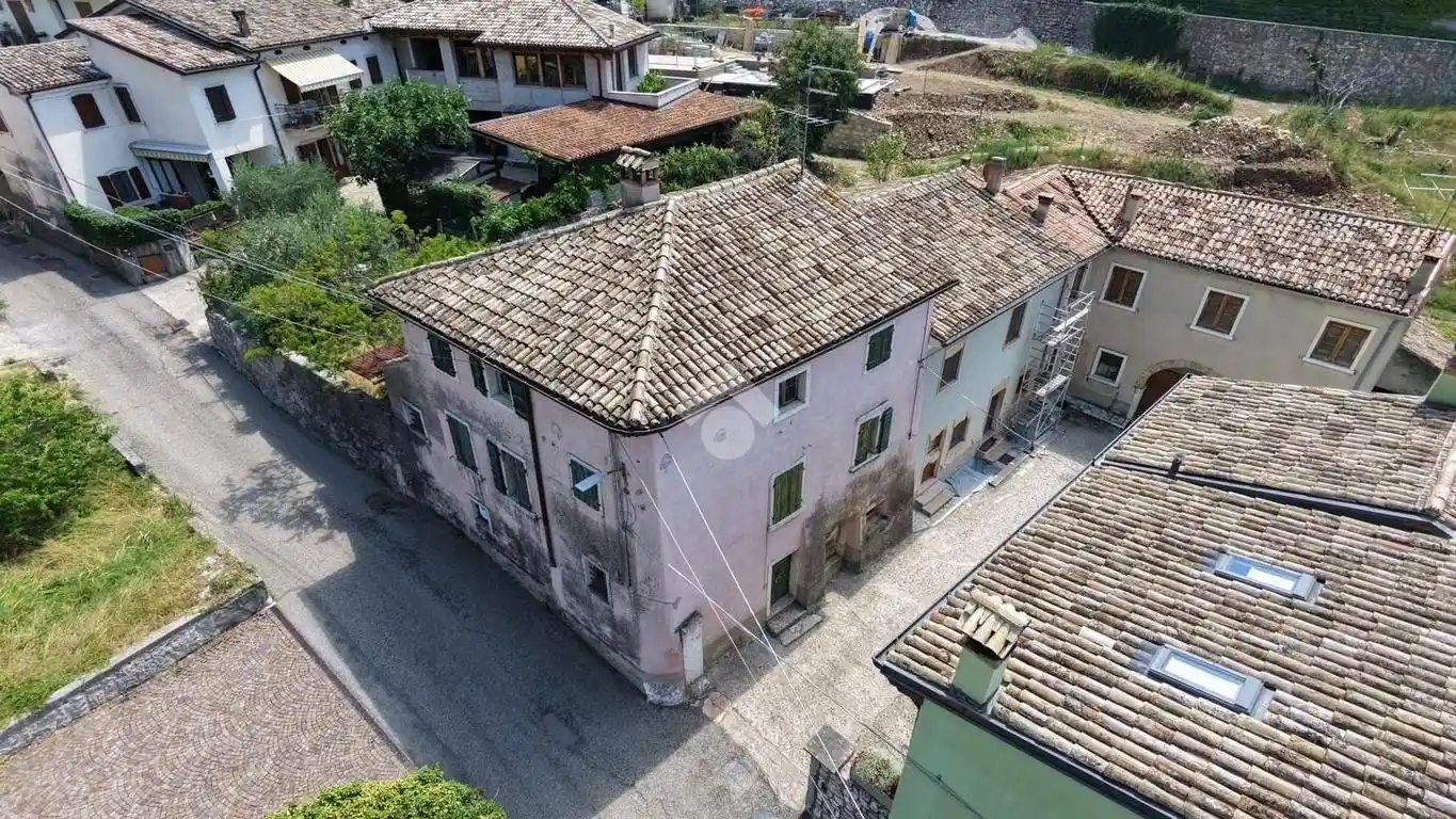 Rustico - Casale in vendita a Caprino Veronese