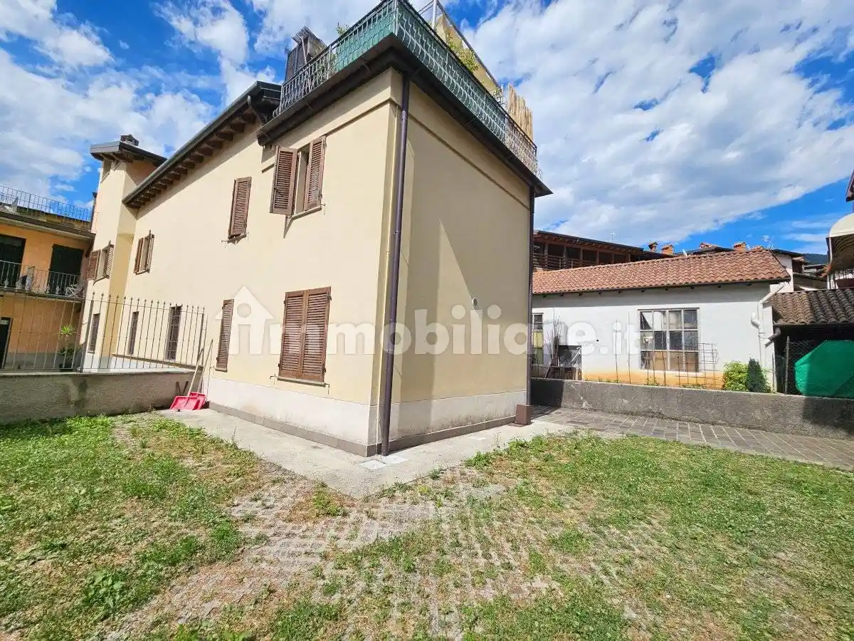 Appartamento in vendita a Leffe