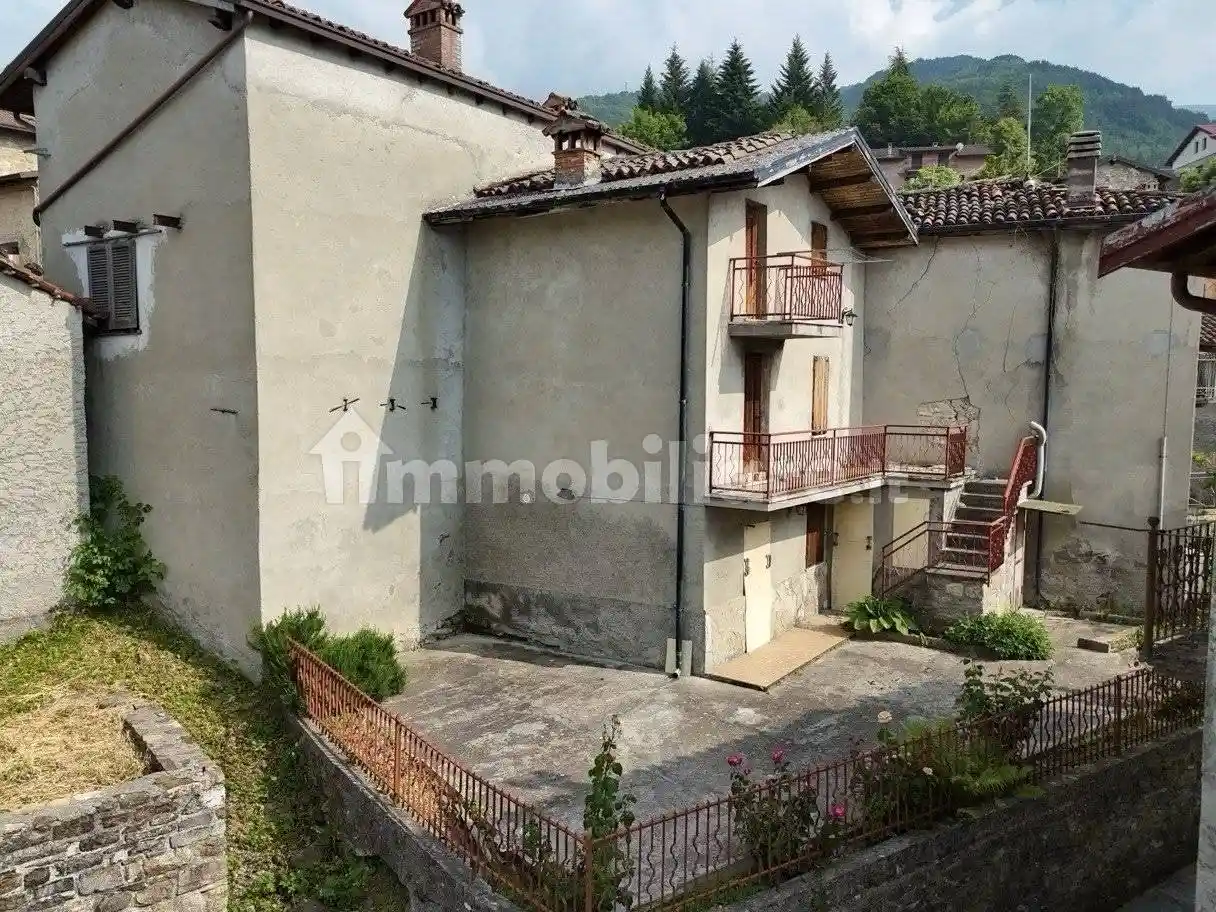 Casa indipendente in vendita a Fabbrica Curone