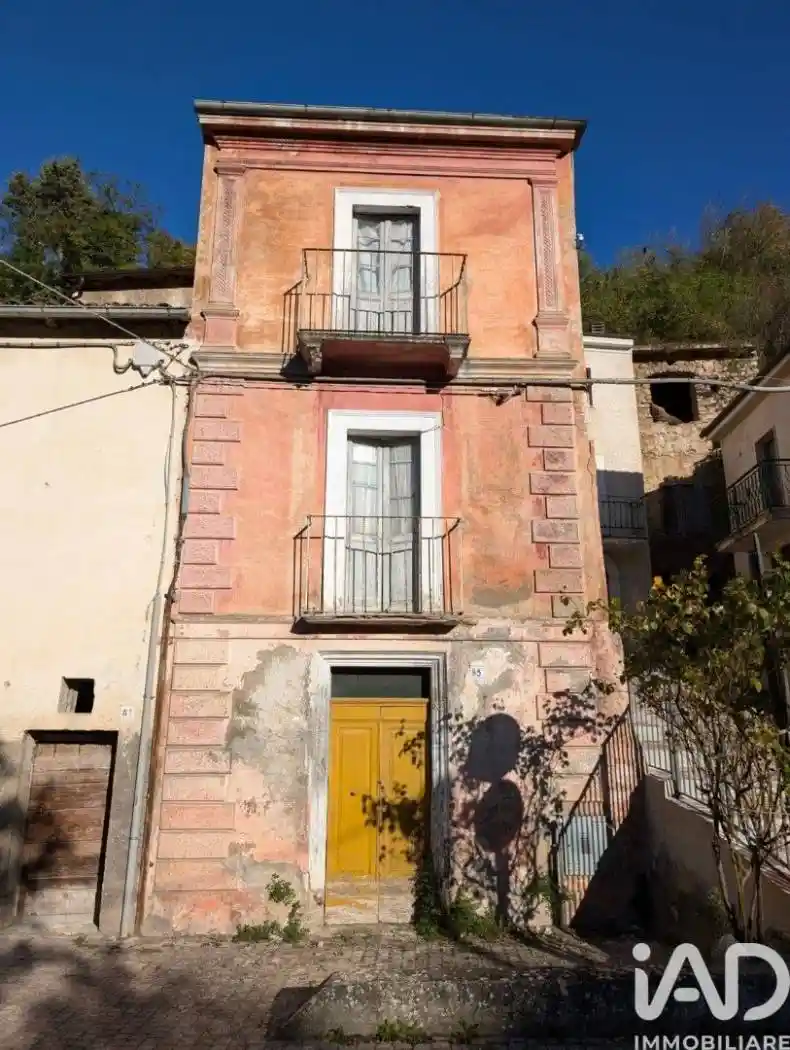 Casa indipendente in vendita a Goriano Sicoli