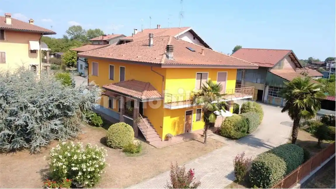 Casa indipendente in vendita a Fontaneto d'Agogna