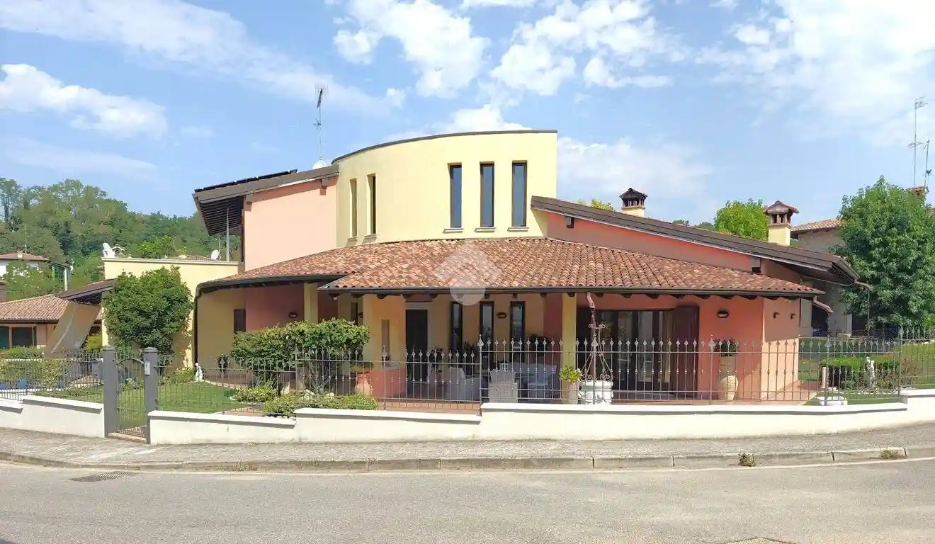 Villa in vendita a Lonato del Garda