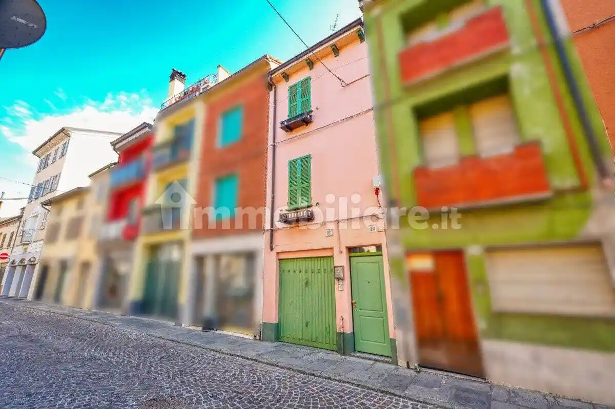 Casa indipendente in vendita a Fiorenzuola d'Arda