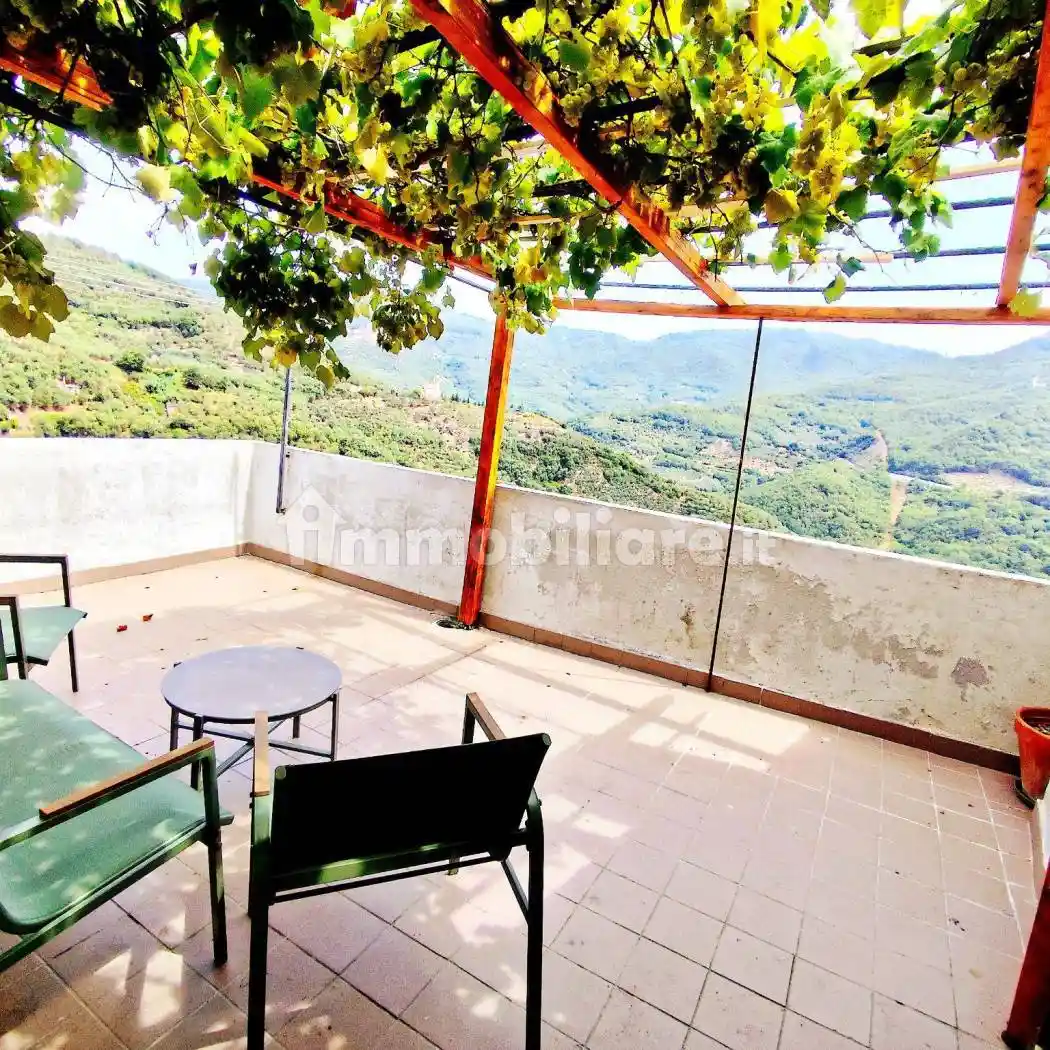 Casa indipendente in vendita a Caravonica