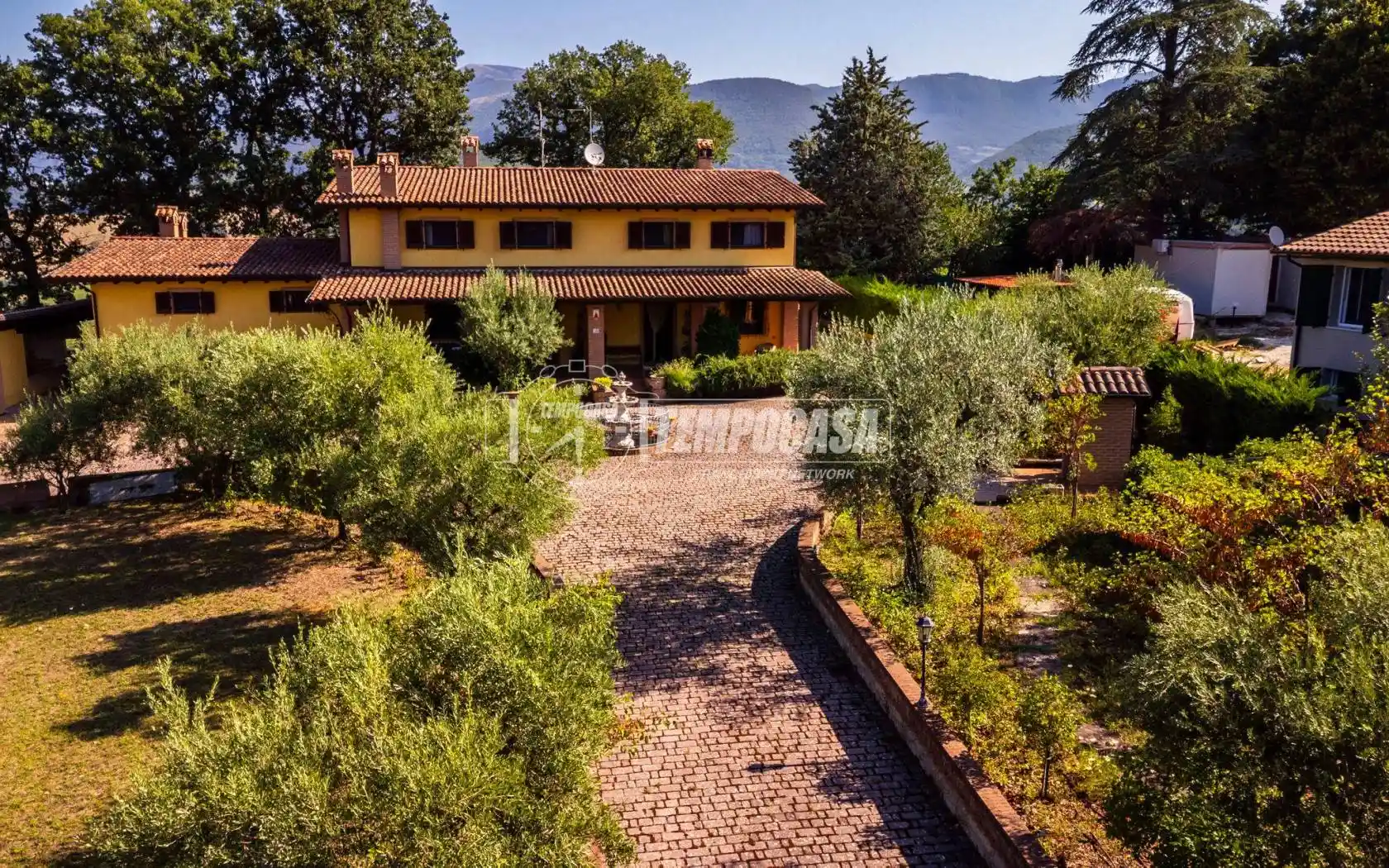 Villa in vendita a Matelica