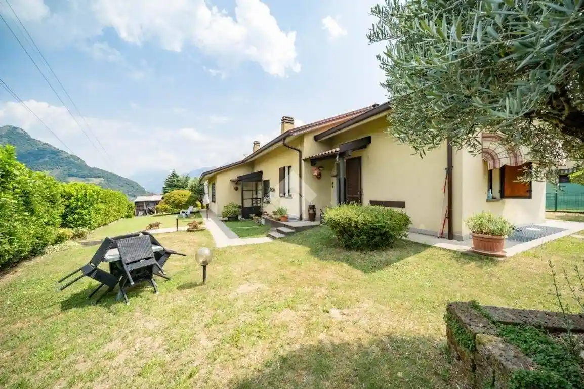 Villa in vendita a Galbiate
