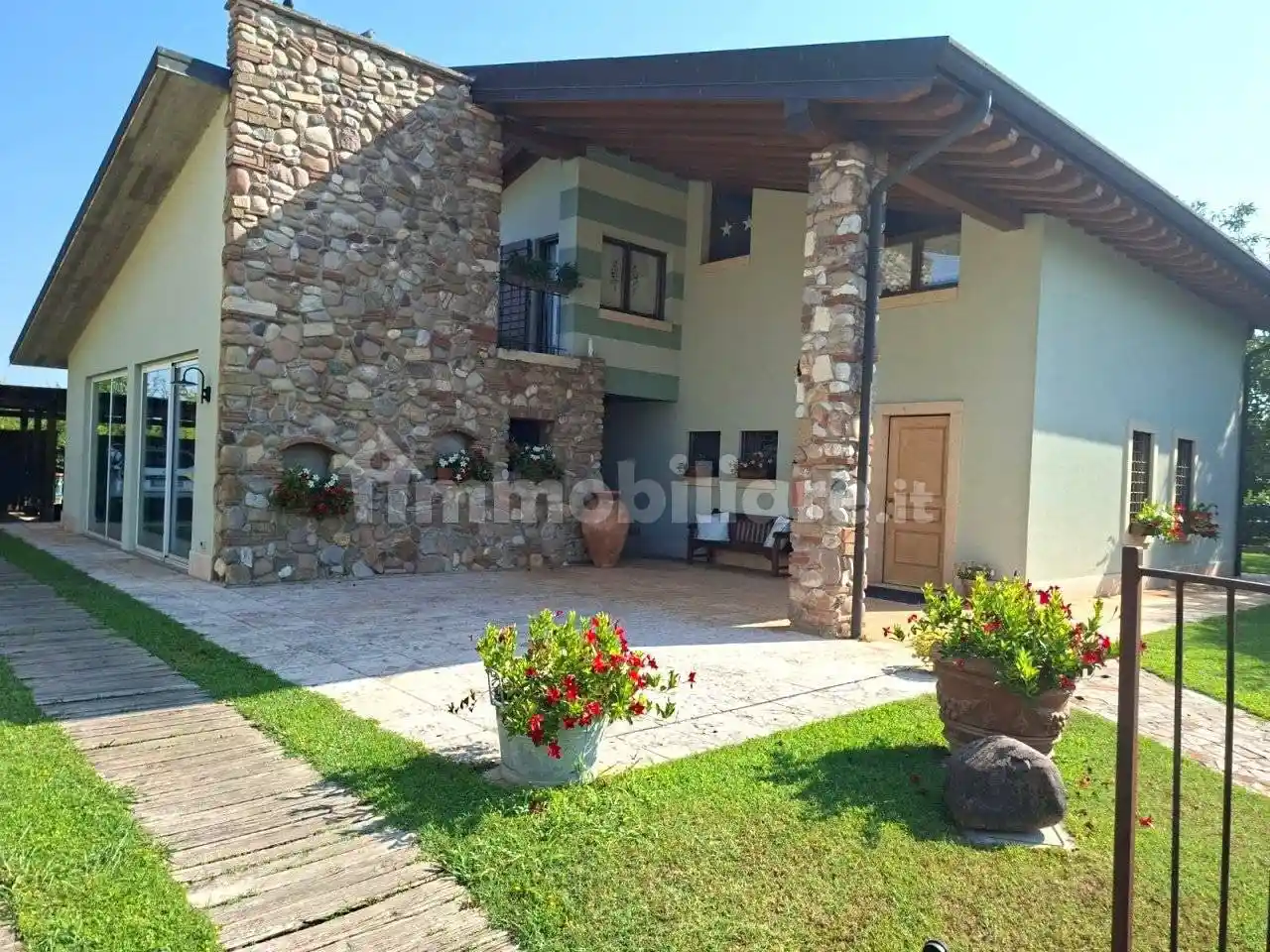 Villa in vendita a Valeggio sul Mincio