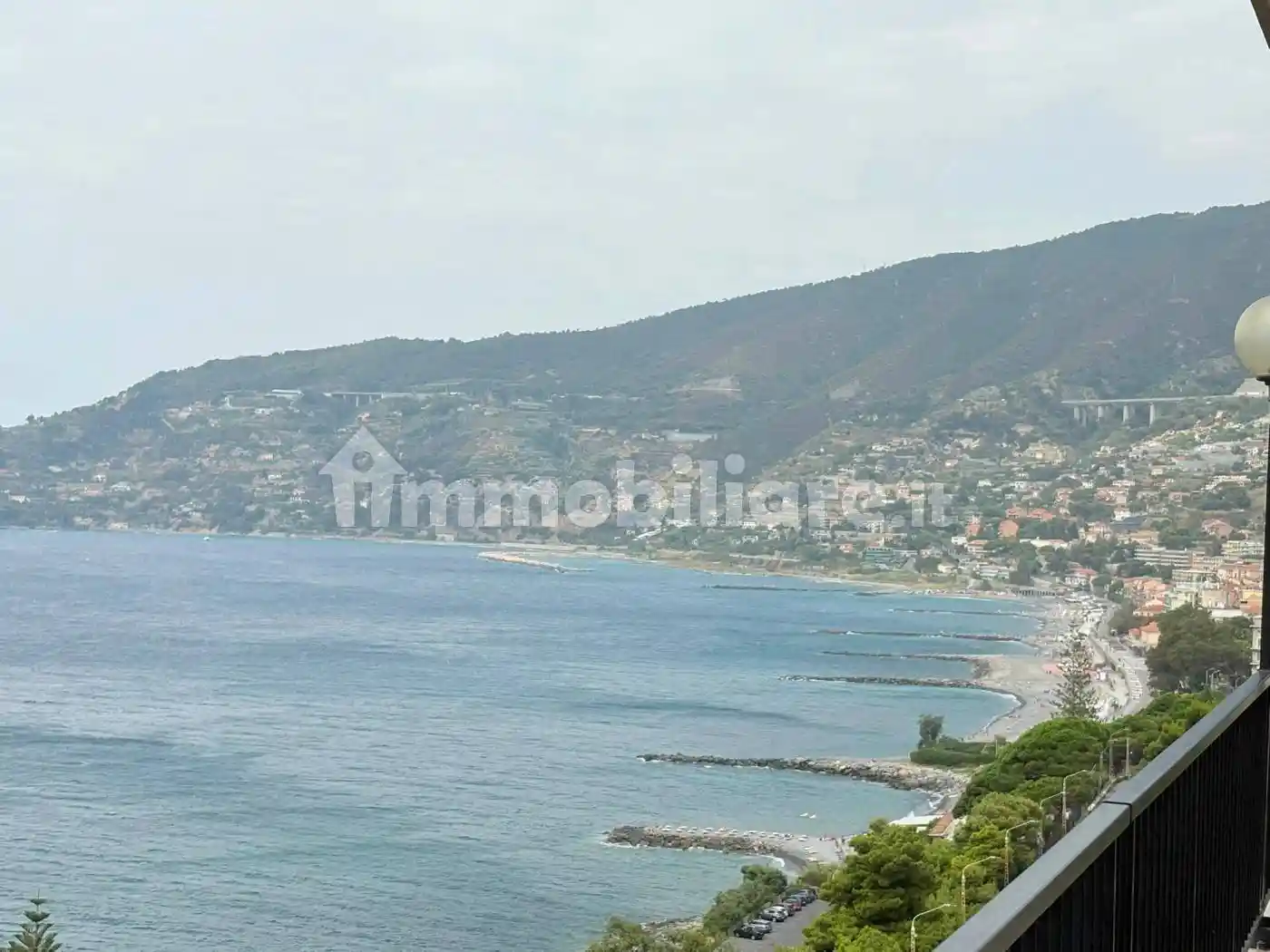 Appartamento in vendita a Ospedaletti