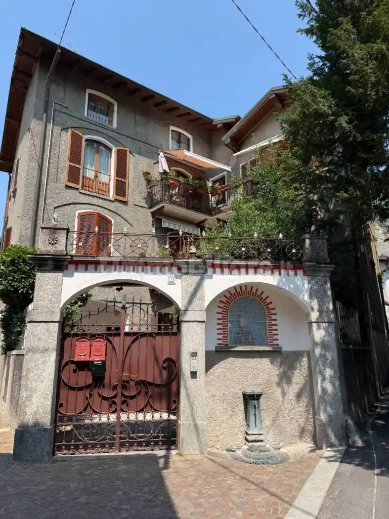Appartamento in vendita a Canzo