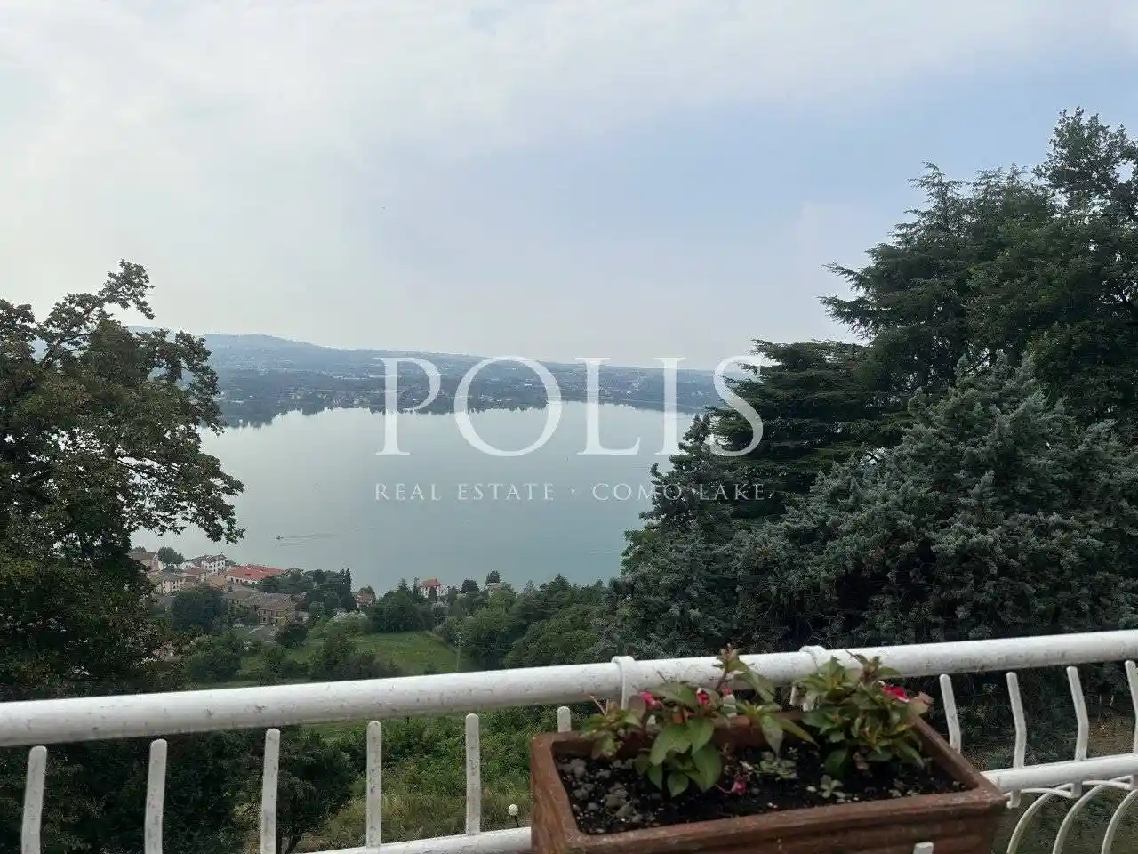 Villa in vendita a Eupilio
