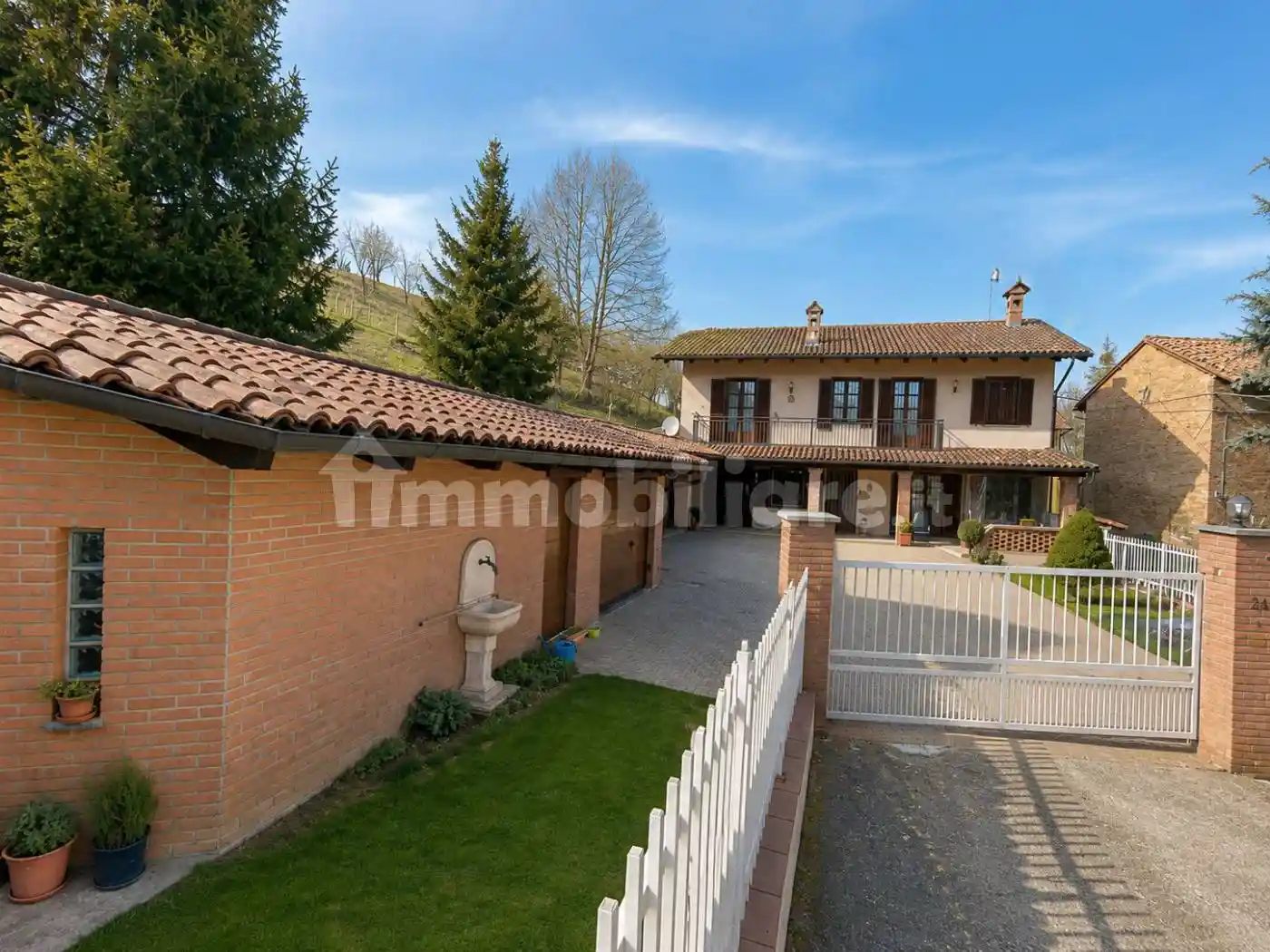 Villa in vendita a Canale