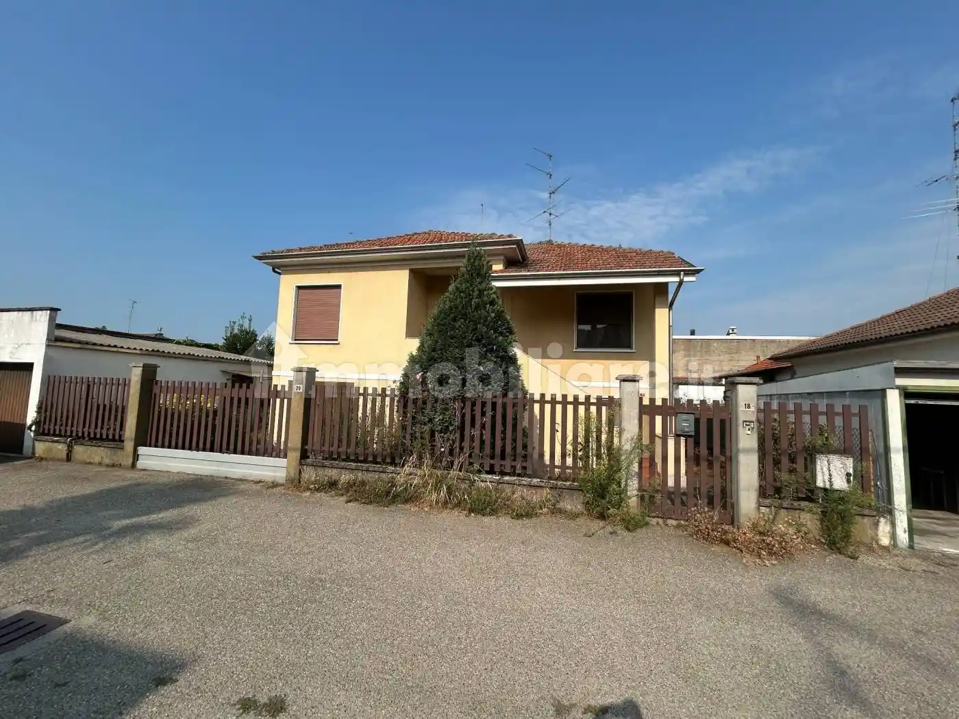 Villa in vendita a Robbio