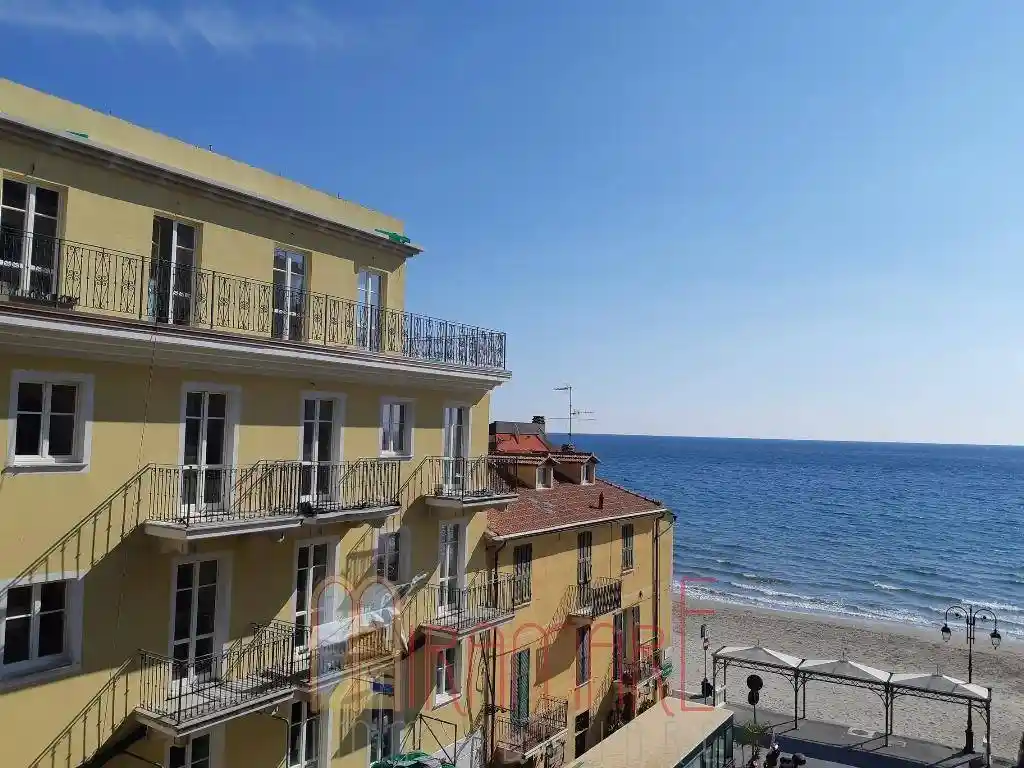 Appartamento in affitto a Alassio
