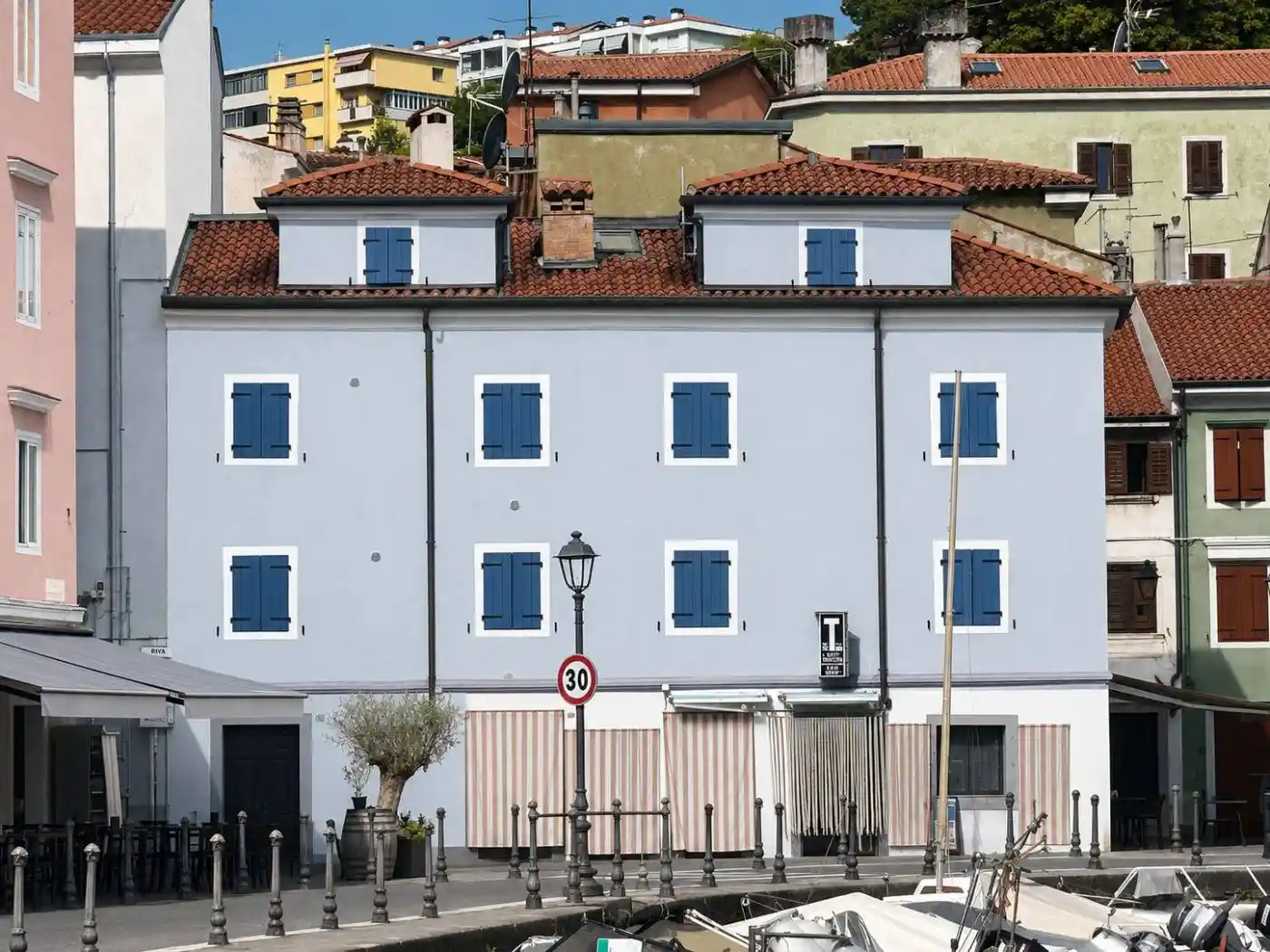 Palazzo - Edificio in vendita a Muggia