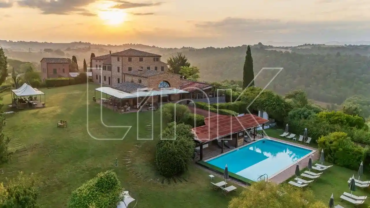 Palazzo - Edificio in vendita a Castiglione del Lago