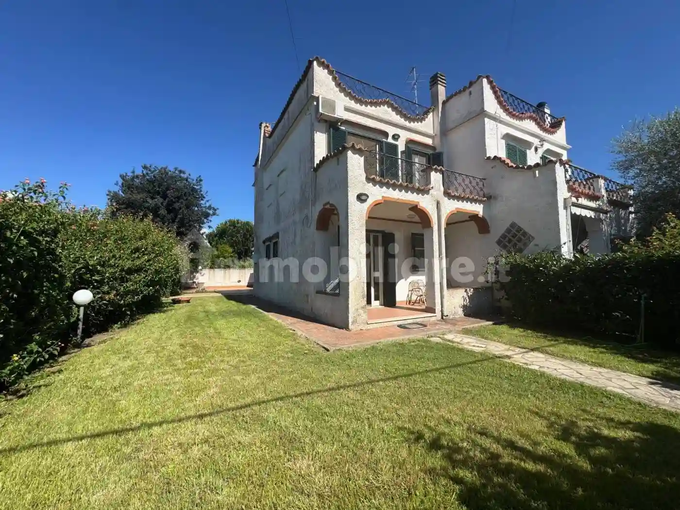 Villa - foto 2
