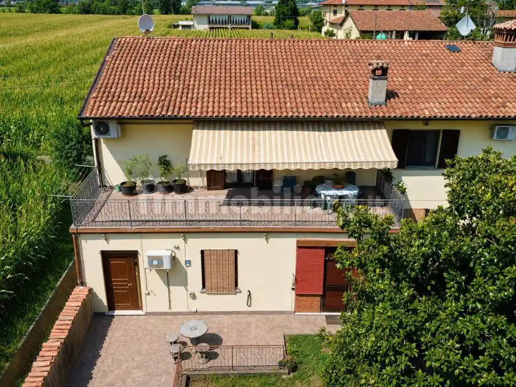 Villa in vendita a Chiari
