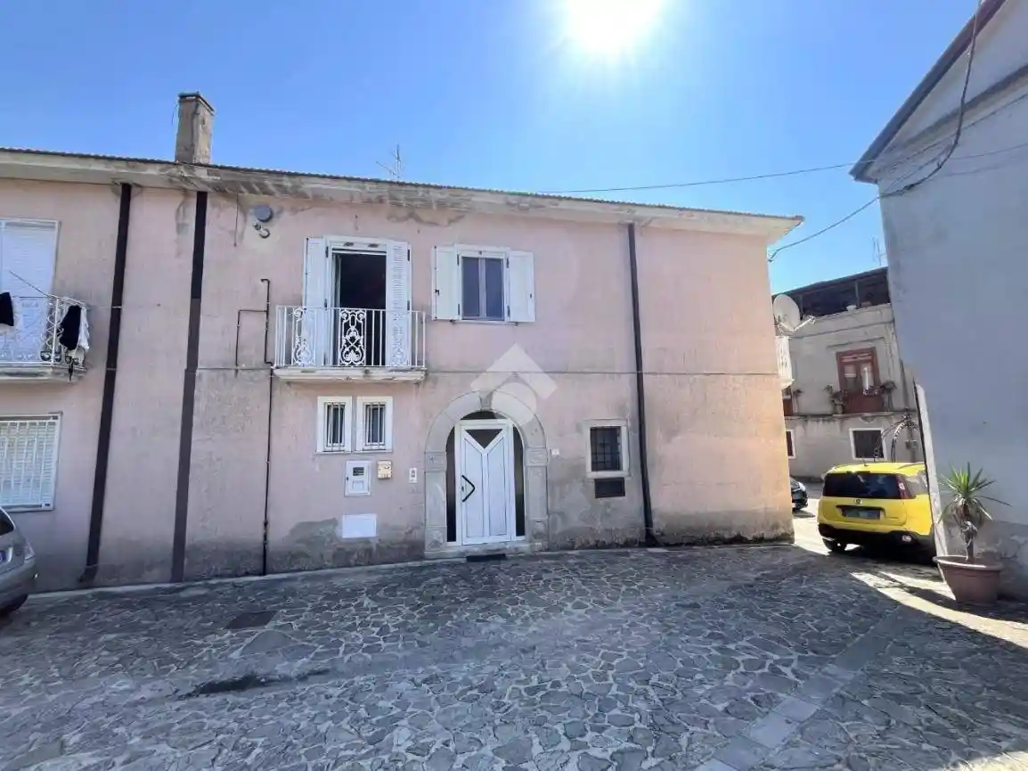 Appartamento in vendita a Pietradefusi