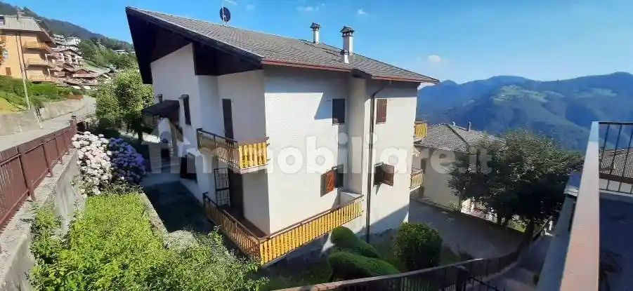 Appartamento in vendita a Costa Serina