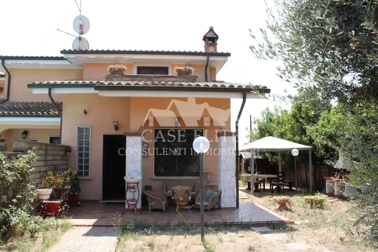 Villa - foto 2