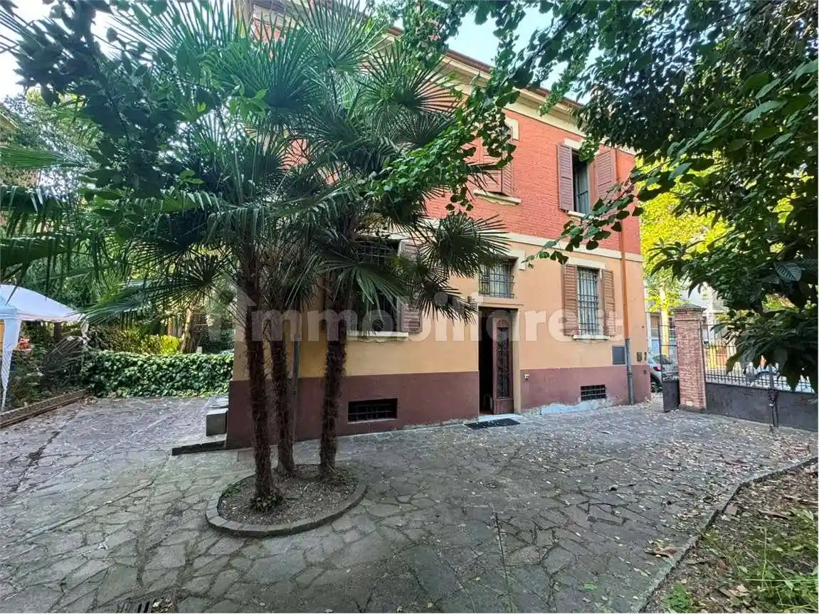 Villa in vendita a Modena