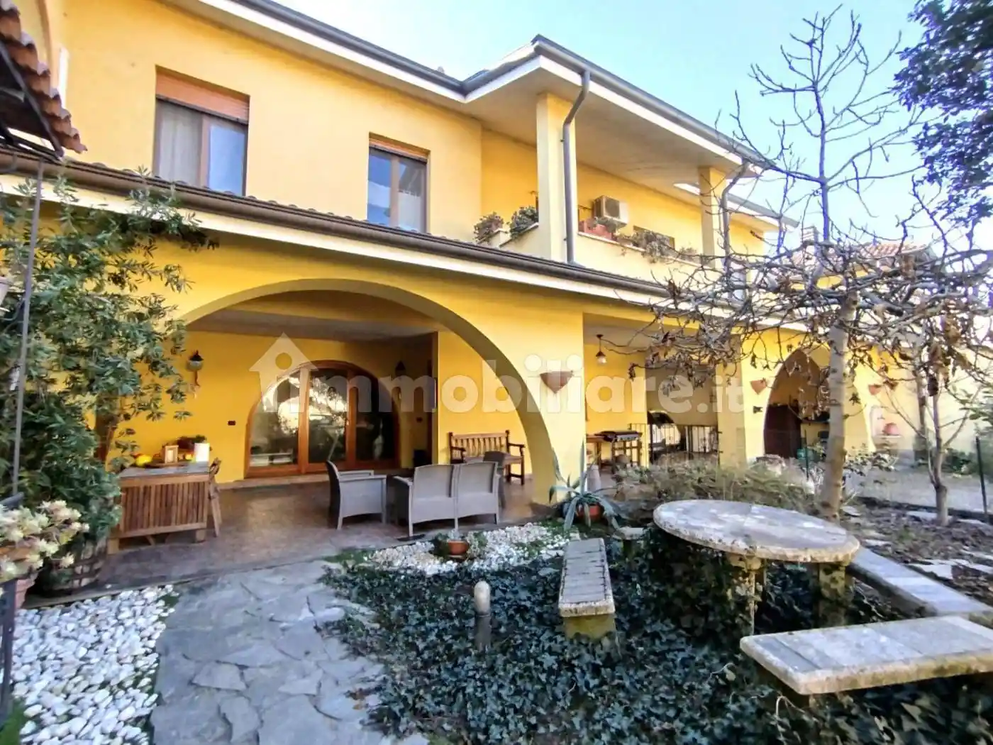 Villa in vendita a Confienza