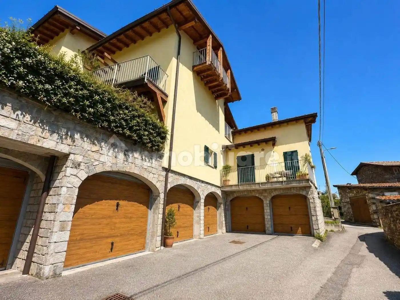 Appartamento in vendita a Pianello del Lario