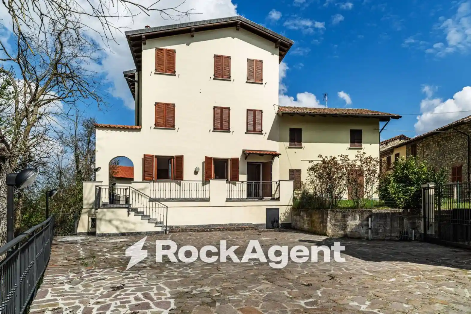 Appartamento in vendita a Montesegale
