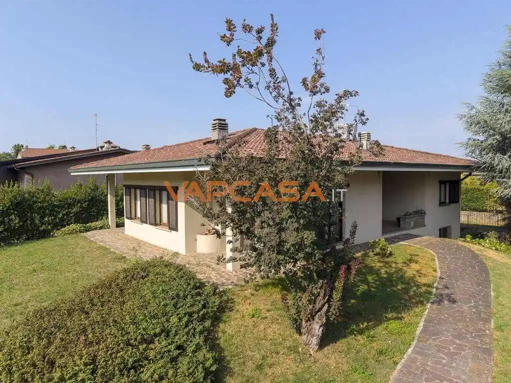 Villa in vendita a Palazzolo sull'Oglio