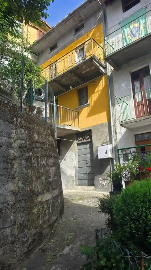 Rustico - Casale in vendita a Rasura