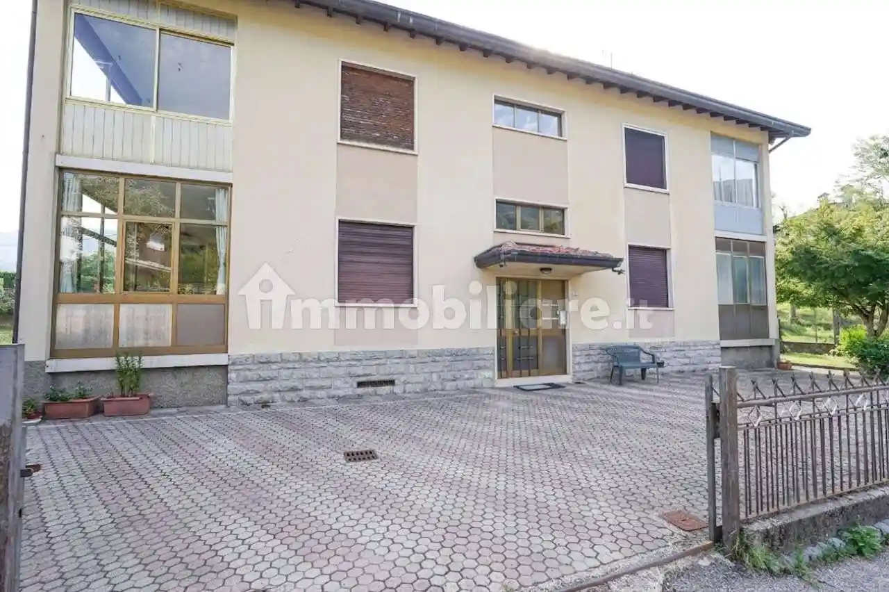 Appartamento in vendita a Sant'Omobono Terme