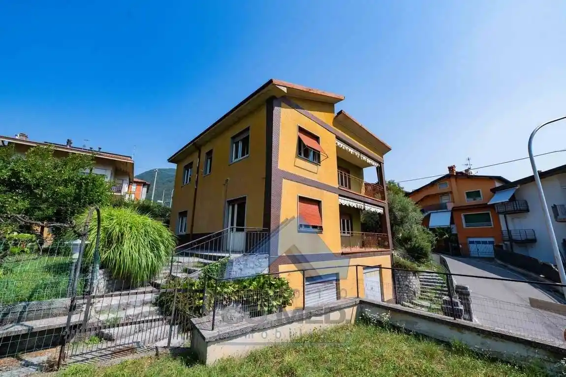 Villa in vendita a Albino