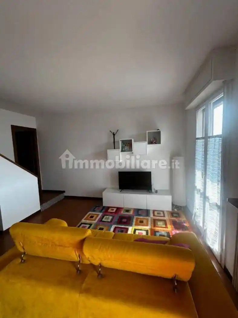 Appartamento in vendita a Valmadrera