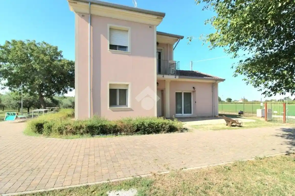 Casa indipendente in vendita a Cesena