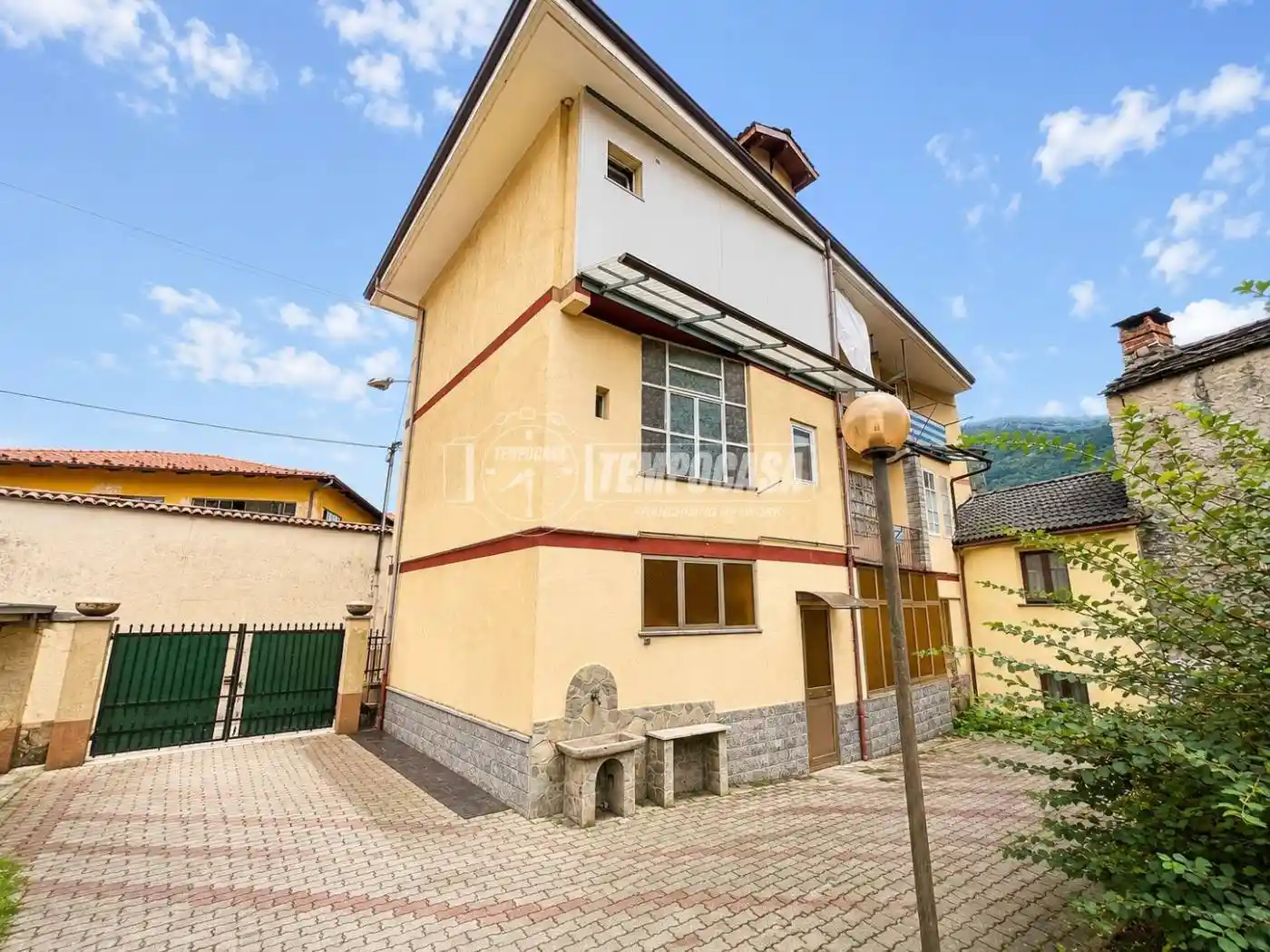 Casa indipendente in vendita a Pont-Canavese